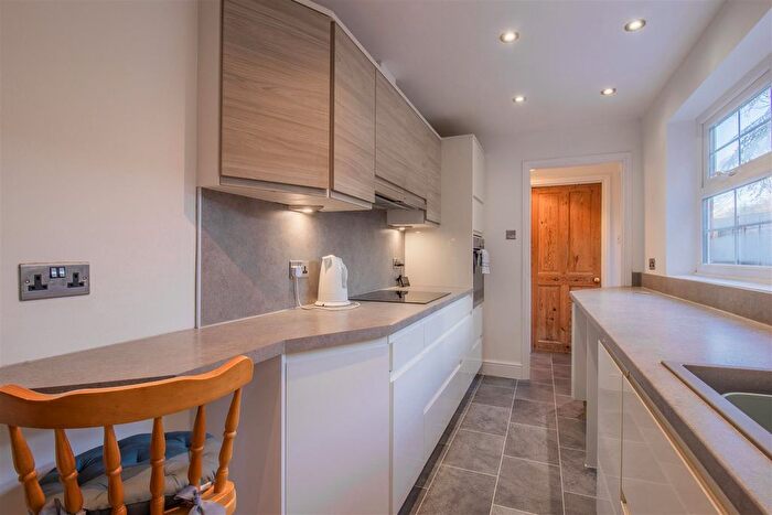 2 Bedroom Cottage For Sale In Willow Grove, Long Itchington, Southam, CV47