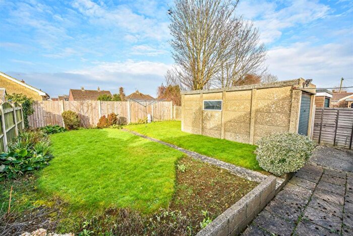 2 Bedroom Bungalow For Sale In Stonelea, Dursley, GL11