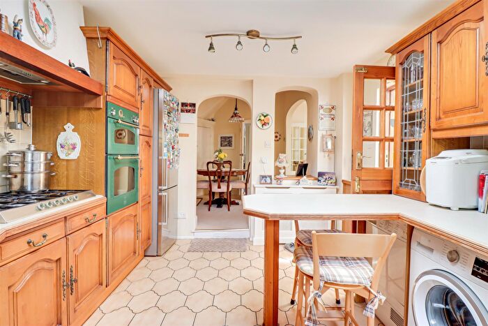 3 Bedroom Semi-Detached House For Sale In Western Road, Leigh-On-Sea, SS9