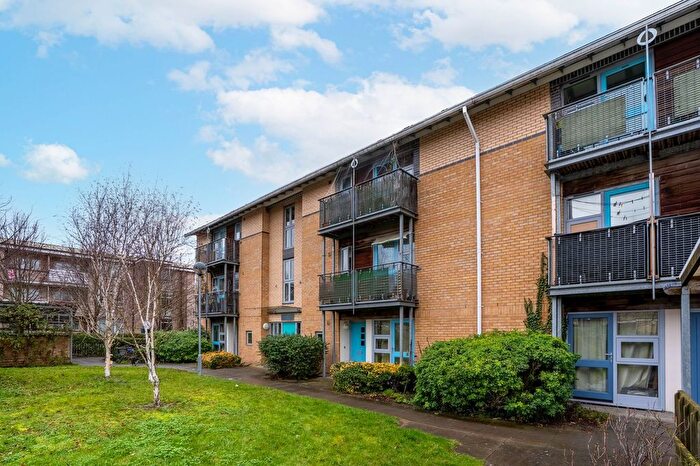 1 Bedroom Flat For Sale In Barnwell Road, Stepneys, CB5