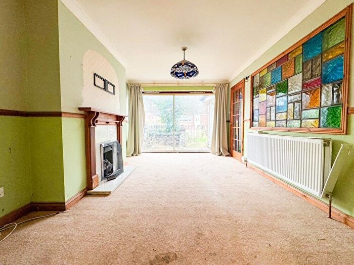 3 Bedroom End Of Terrace House For Sale In Sycamore Drive, Patchway, Bristol, BS34