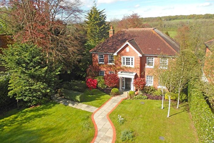 5 Bedroom Detached House For Sale In Walpole Avenue, Chipstead, CR5