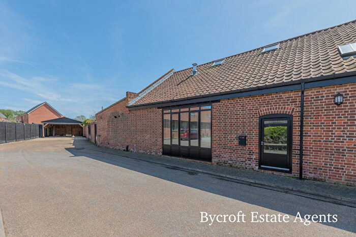 4 Bedroom Barn Conversion For Sale In Back Lane, Martham, NR29
