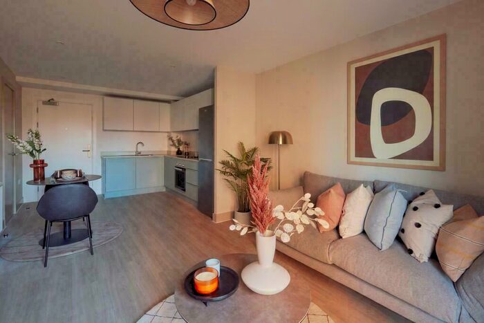 1 Bedroom Apartment To Rent In Whitehall, Leeds, West Yorkshire, LS12