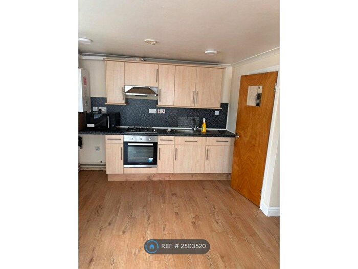 1 Bedroom Flat To Rent In High Road Leytonstone, London, E11