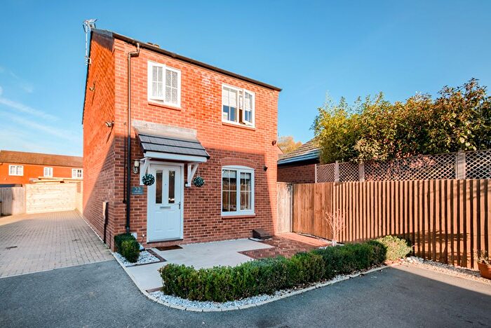 3 Bedroom Detached House For Sale In Rowan Place, Bidford-On-Avon, B50