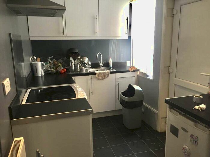 3 Bedroom Terraced House To Rent In Western Road, Leicester, LE3