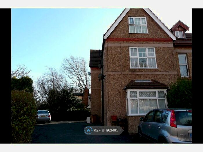 2 Bedroom Flat To Rent In Westbourne Grove, West Kirby, CH48