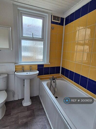 2 Bedroom Flat To Rent In Medusa Road, London, SE6