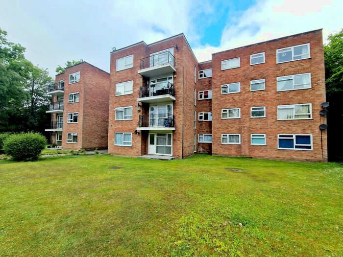 2 Bedroom Flat To Rent In Lynwood Court, Crumpsall, Manchester, M8