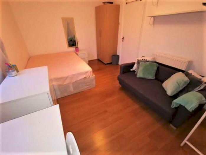 3 Bedroom Flat To Rent In Stanhope Street, Euston, London, NW1