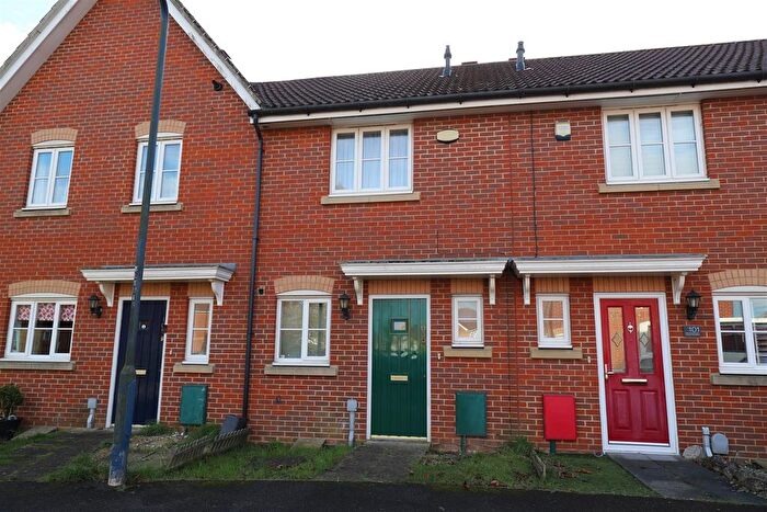 2 Bedroom Terraced House For Sale In Lacock Gardens, Maidstone, ME15