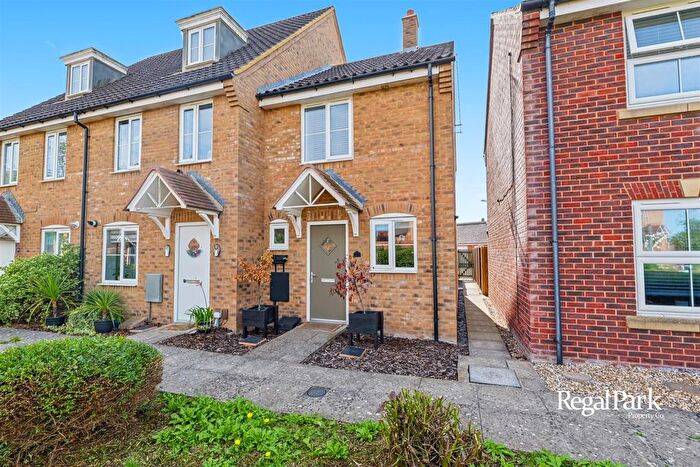 2 Bedroom End Of Terrace House For Sale In Thistle Close, Yaxley, Peterborough, PE7
