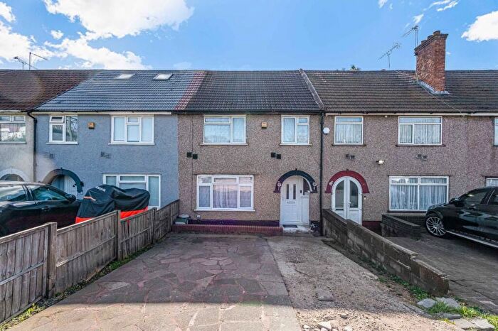 4 Bedroom Terraced House For Sale In North Circular Road, London, NW2