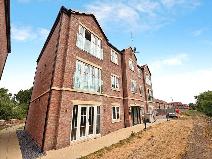2 Bedroom Flat For Sale In Moorings Drive, Thorne, Doncaster, South Yorkshire, DN8