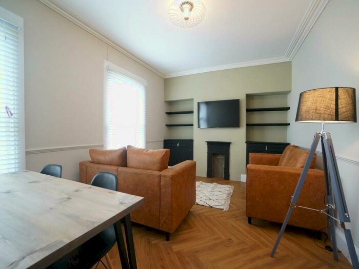 2 Bedroom House To Rent In Holyhead Road, Bangor, Gwynedd, LL57