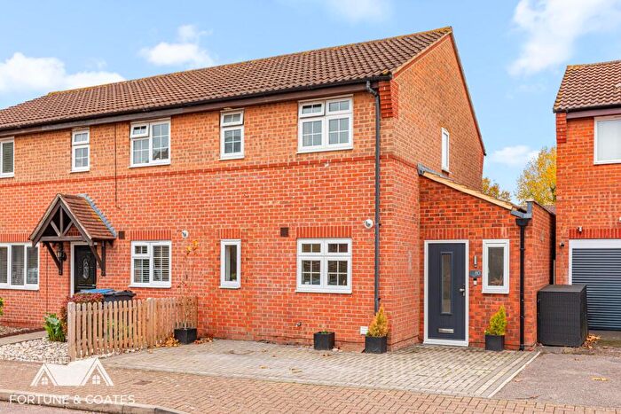3 Bedroom End Of Terrace House For Sale In Coalport Close, Harlow, CM17