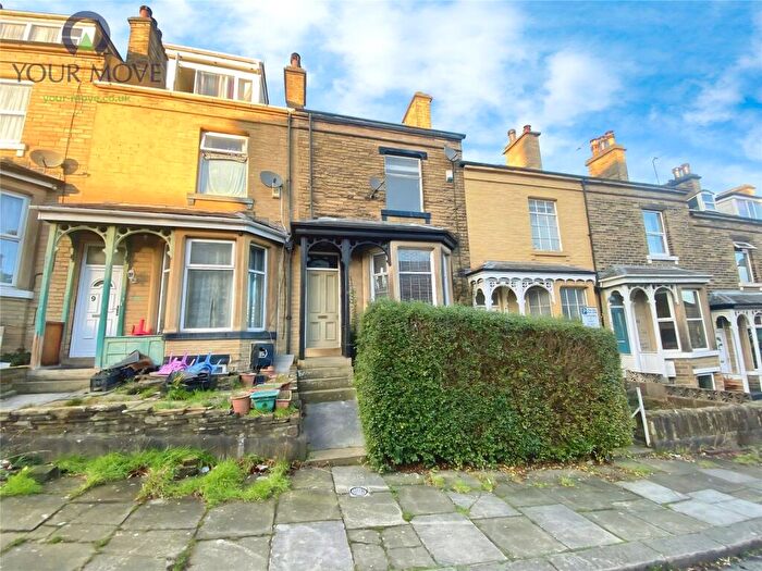 4 Bedroom Terraced House To Rent In Selborne Terrace, Shipley, West Yorkshire, BD18