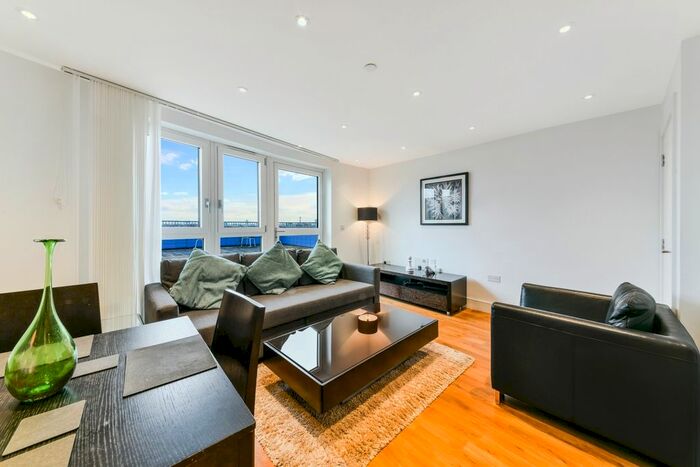 1 Bedroom Flat To Rent In Gillespie Court, Queensland Terrace, Islington, N7