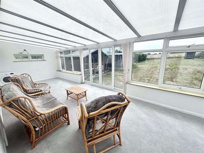 2 Bedroom Detached Bungalow For Sale In Newnham Lane, Ryde, PO33