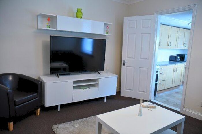 4 Bedroom Terraced House To Rent In East Street, Gillingham, Medway, ME7