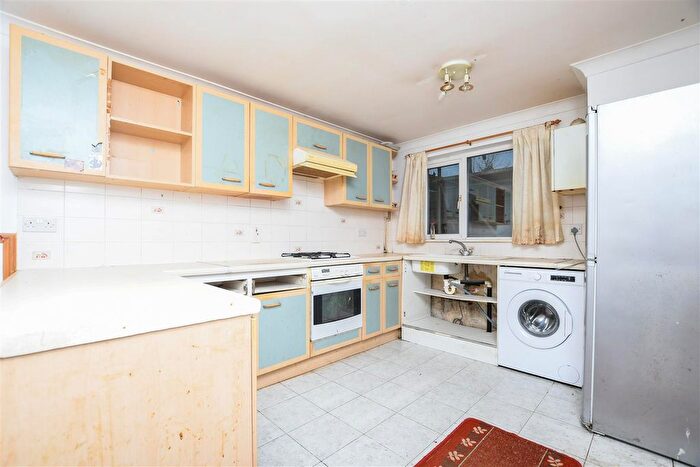 3 Bedroom End Of Terrace House For Sale In Howlett Close, St. Leonards-On-Sea, TN38