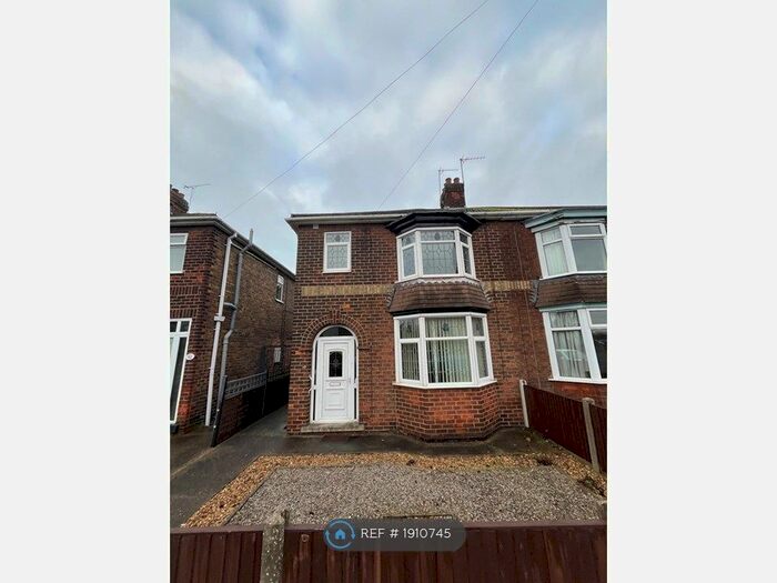 3 Bedroom Semi-Detached House To Rent In Warwick Road, Scunthorpe, DN16