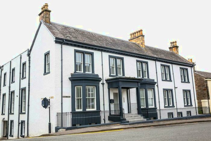 4 Bedroom Apartment To Rent In B Bridge Street, Dollar, FK14