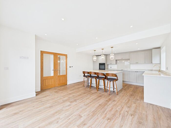 4 Bedroom Chalet To Rent In Upper Icknield Way, Princes Risborough, Buckinghamshire, HP27