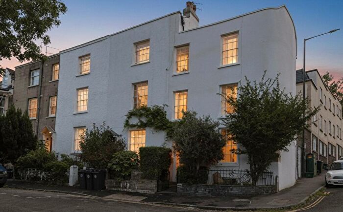 3 Bedroom Terraced House For Sale In Cotham Vale, Redland, Bristol, BS6