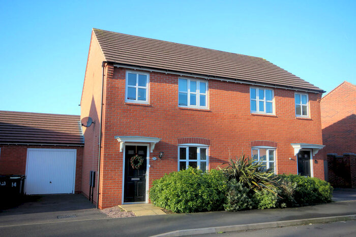 3 Bedroom Semi-Detached House To Rent In Farley Crescent, Ibstock, LE67