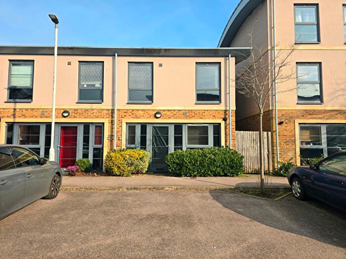 3 Bedroom Terraced House To Rent In Pond Road, Farnborough, GU14