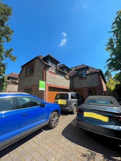 5 Bedroom Detached House To Rent In South Drive, Littleton, Winchester, SO22