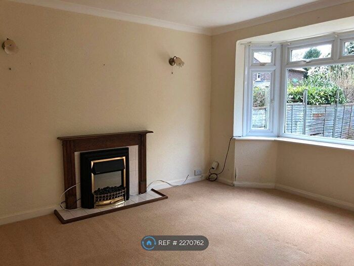 3 Bedroom Semi-Detached House To Rent In Merrow Lane, Guildford, GU4