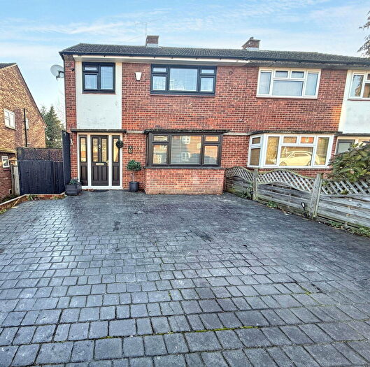 3 Bedroom Semi Detached House For Sale In Walsingham Road, Orpington, BR5