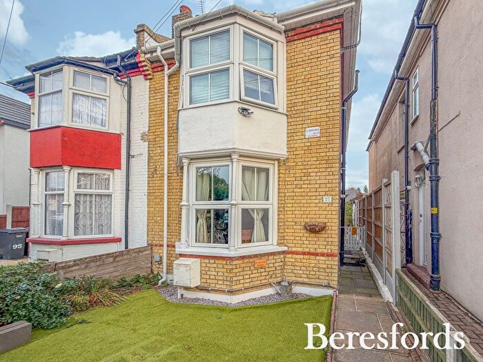 2 Bedroom Semi-Detached House For Sale In South Road, South Ockendon, RM15