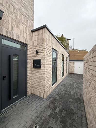 Studio To Rent In Shelldale Road, Brighton, BN41