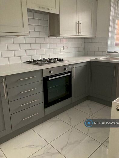 2 Bedroom Semi-Detached House To Rent In Newhall Gardens, Leeds, LS10