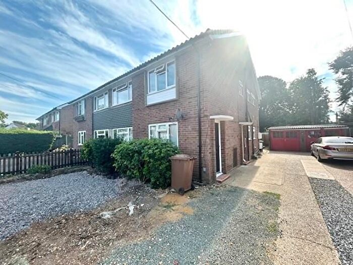 2 Bedroom Maisonette To Rent In Avondale Avenue, Staines-Upon-Thames, TW18