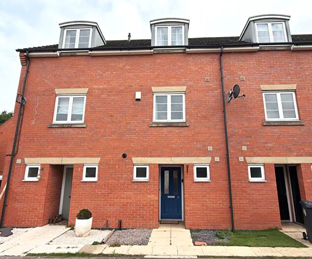 3 Bedroom Town House To Rent In Ross Close, Uphill Lincoln, Lincoln, LN2