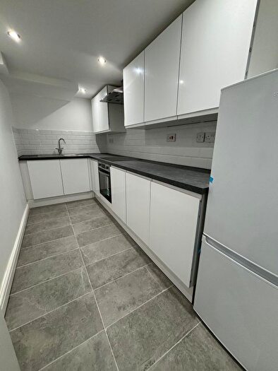 1 Bedroom Flat To Rent In Osborne Road, M19