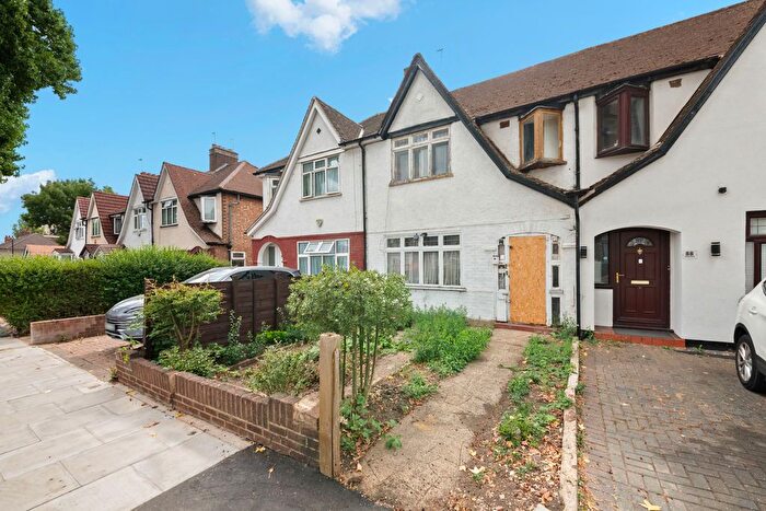 3 Bedroom Terraced House For Sale In Currey Road, Greenford, UB6