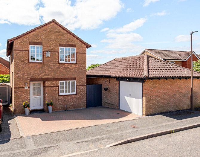 4 Bedroom Detached House For Sale In Hexham Gardens, Bletchley, Milton Keynes, MK3