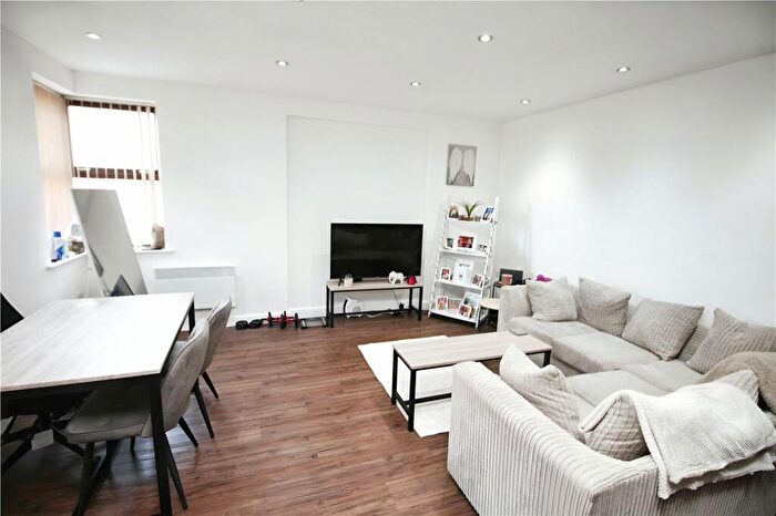 2 Bedroom Flat To Rent In Harpur Street, Bedford, Bedfordshire, MK40