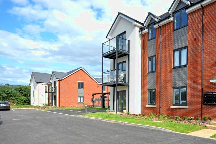 2 Bedroom Flat To Rent In Ridge Close, Cheltenham, GL52