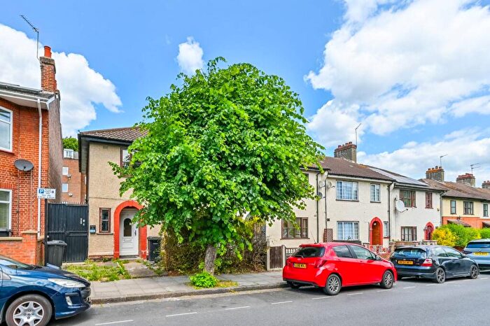 4 Bedroom Terraced House To Rent In Gunton Road, Clapton, London, E5