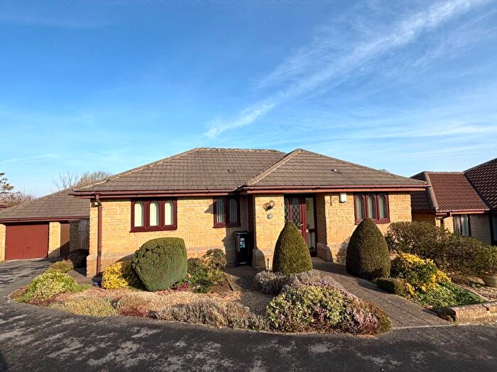 2 Bedroom Detached Bungalow For Sale In Somerset Way, Paulton, Bristol, BS39