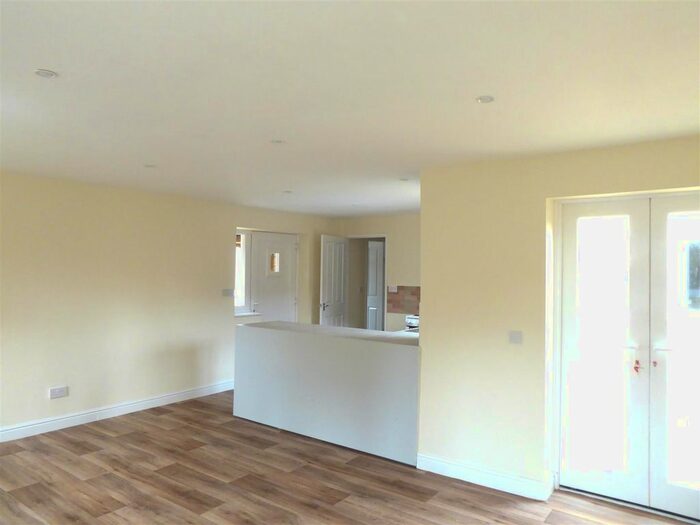 2 Bedroom Detached Bungalow To Rent In Station Road, Stalbridge, Sturminster Newton, DT10