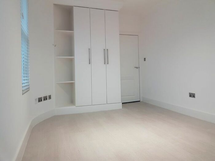 Studio To Rent In Wavertree Road, London, SW2