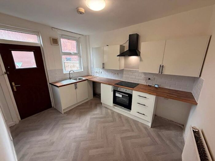 2 Bedroom End Of Terrace House To Rent In Cope Street, Barnsley, S70